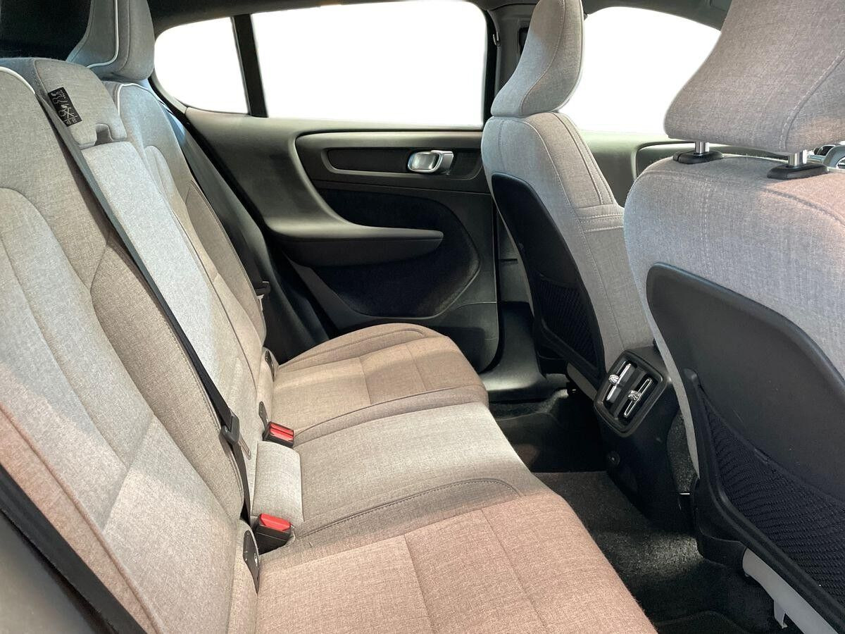 Sort Volvo C40 fra 2023