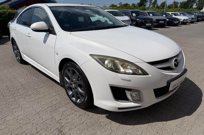 Hvid Mazda 6 fra 2009