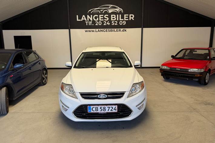 Hvid Ford Mondeo fra 2013