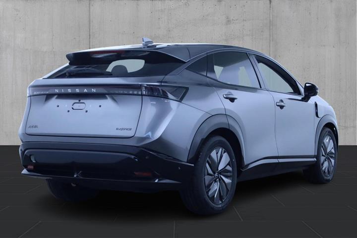 Grå Nissan Ariya fra 2025