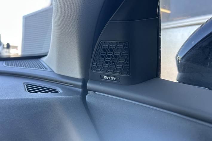 Grå Nissan Ariya fra 2025