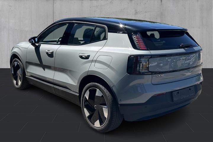 Grå Volvo EX30 fra 2025