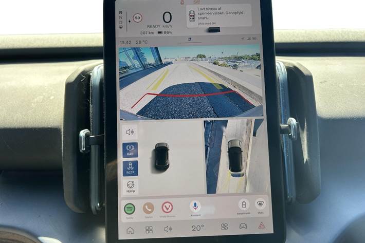 Grå Volvo EX30 fra 2025