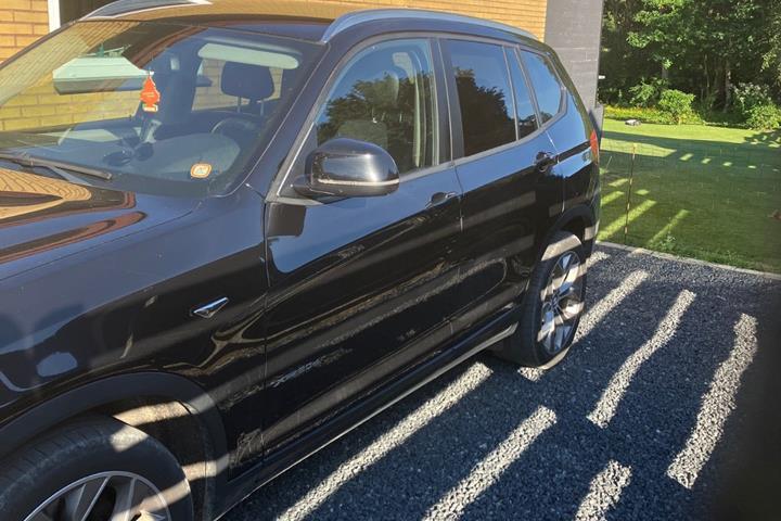 Sort BMW X3 fra 2016