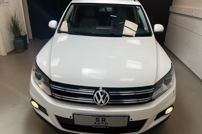Hvid VW Tiguan fra 2008