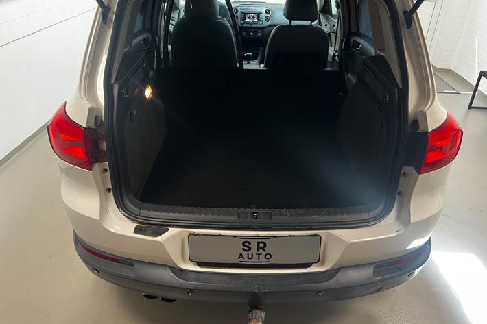 Hvid VW Tiguan fra 2008