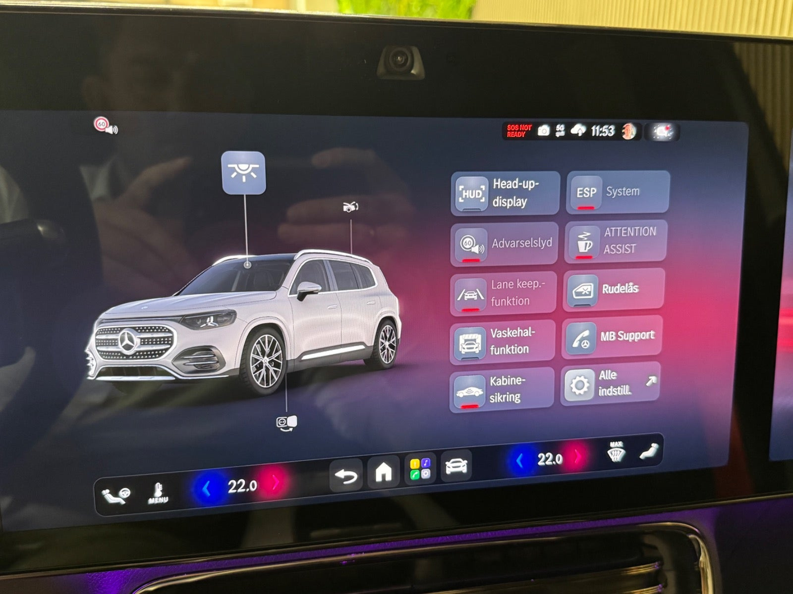 Grå Mercedes GLB250+ fra 2026