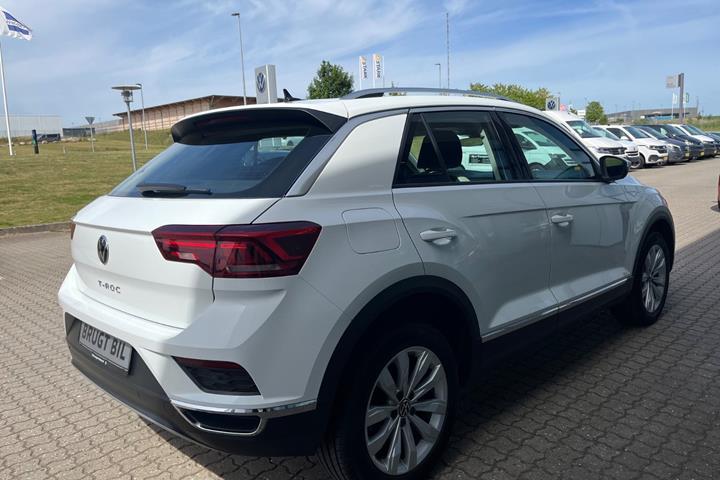 Hvid VW T-Roc fra 2022