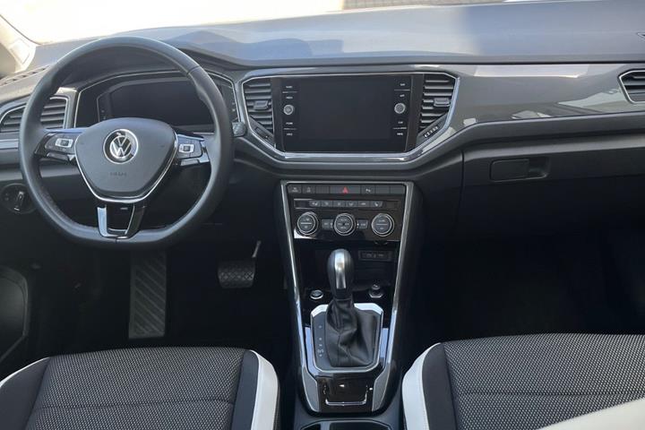 Hvid VW T-Roc fra 2022