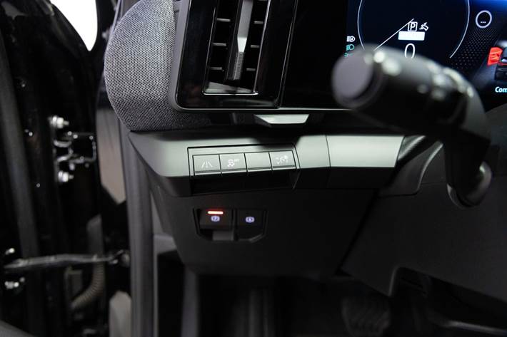 Sort Renault Megane E-Tech fra 2023