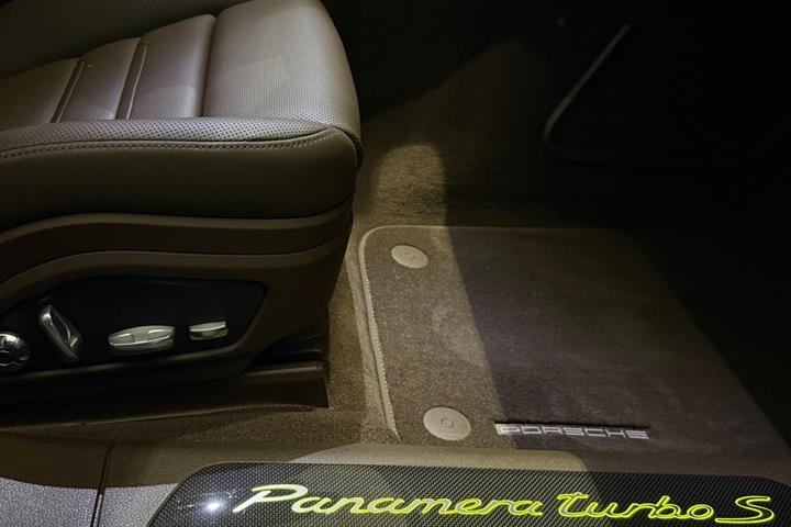 undefined Porsche Panamera Turbo S fra 2021