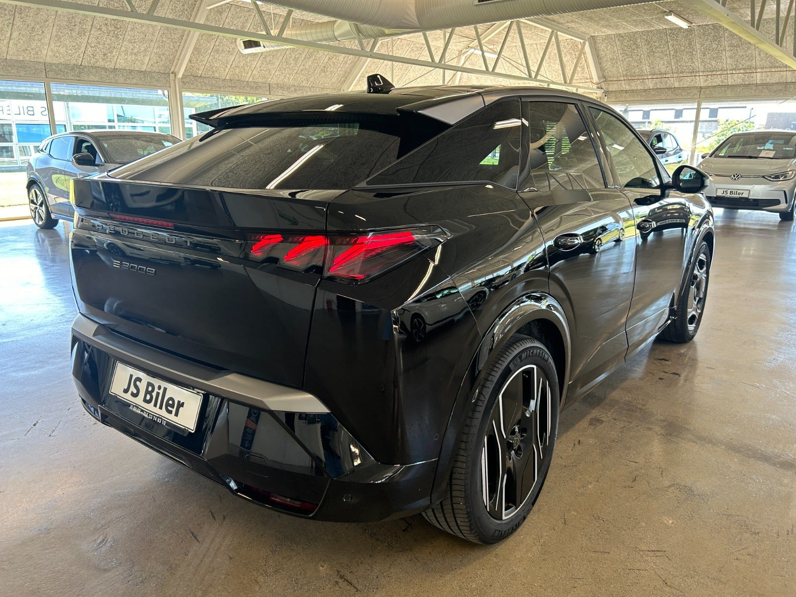 Sort Peugeot e-3008 fra 2024