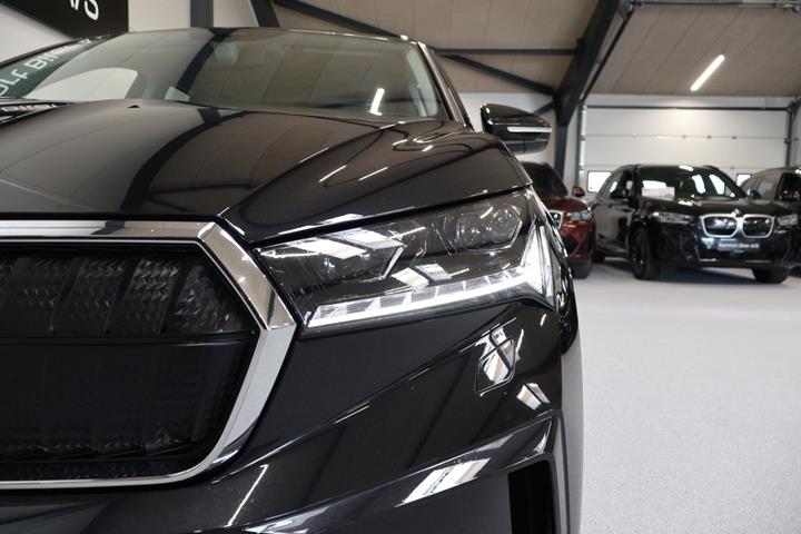 Sort Skoda Enyaq fra 2023