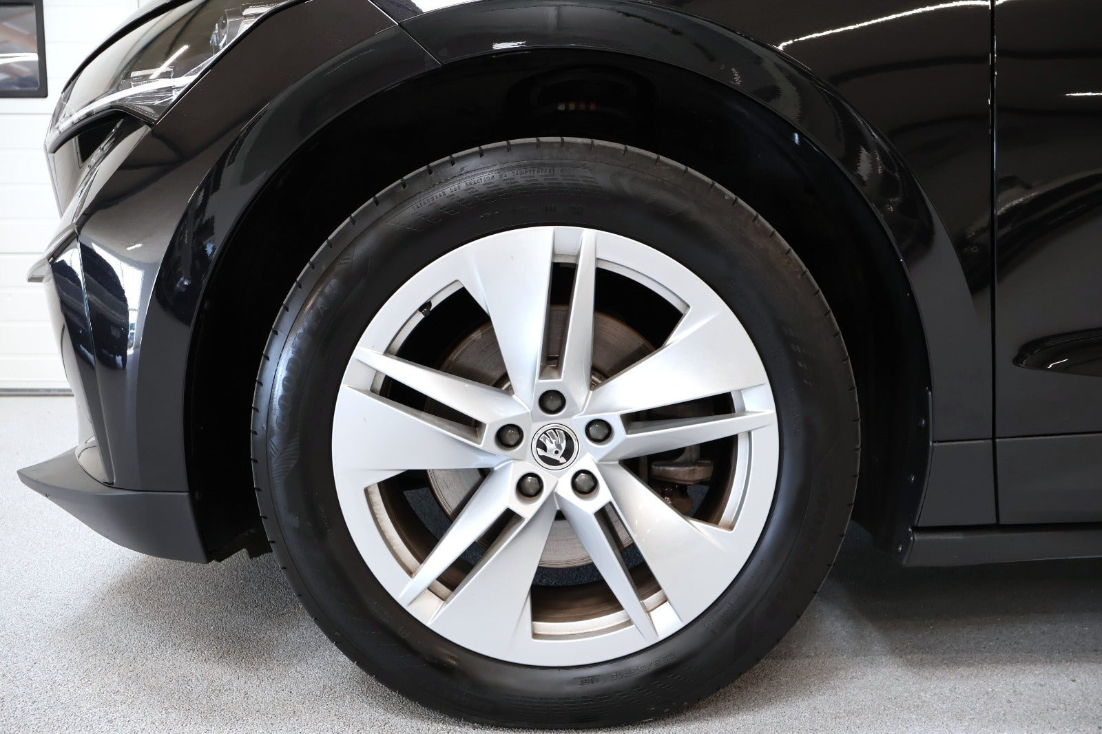 Sort Skoda Enyaq fra 2023