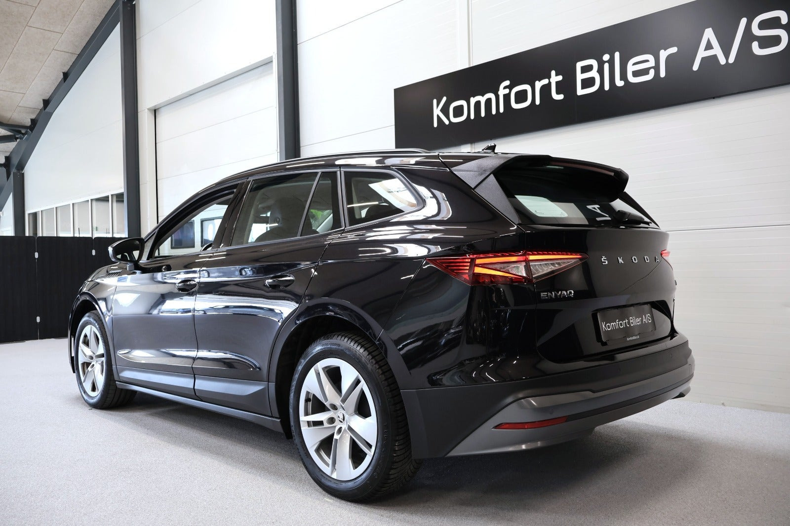 Sort Skoda Enyaq fra 2023