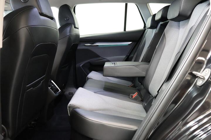 Sort Skoda Enyaq fra 2023