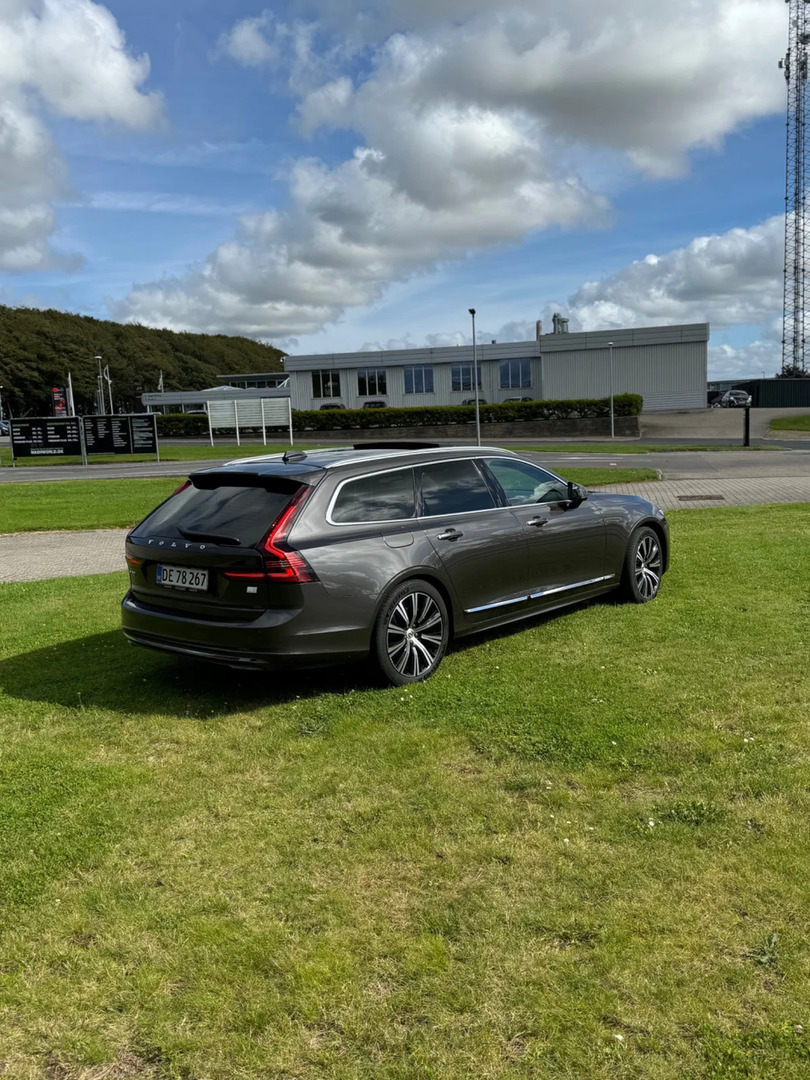 Sort Volvo V90 fra 2021