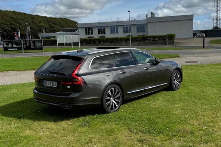 Sort Volvo V90 fra 2021