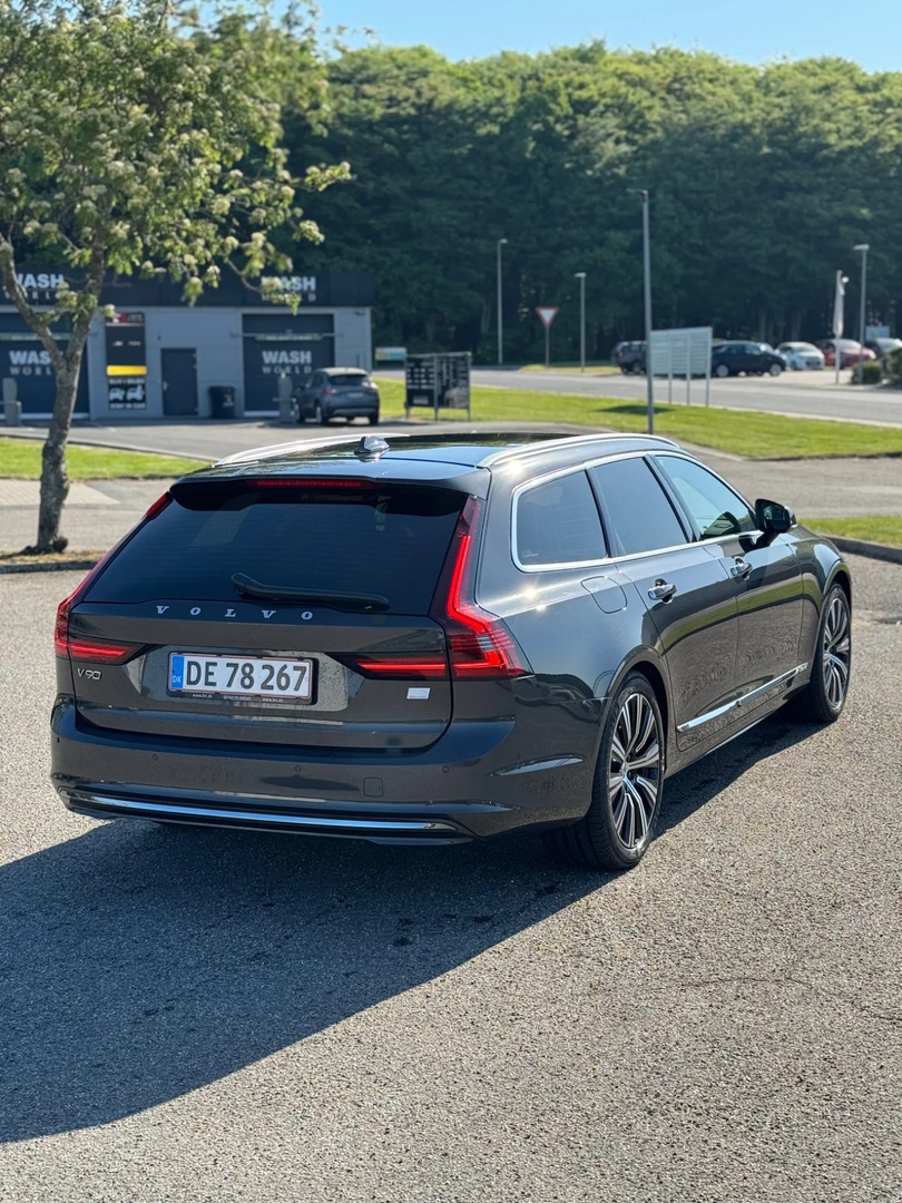 Sort Volvo V90 fra 2021