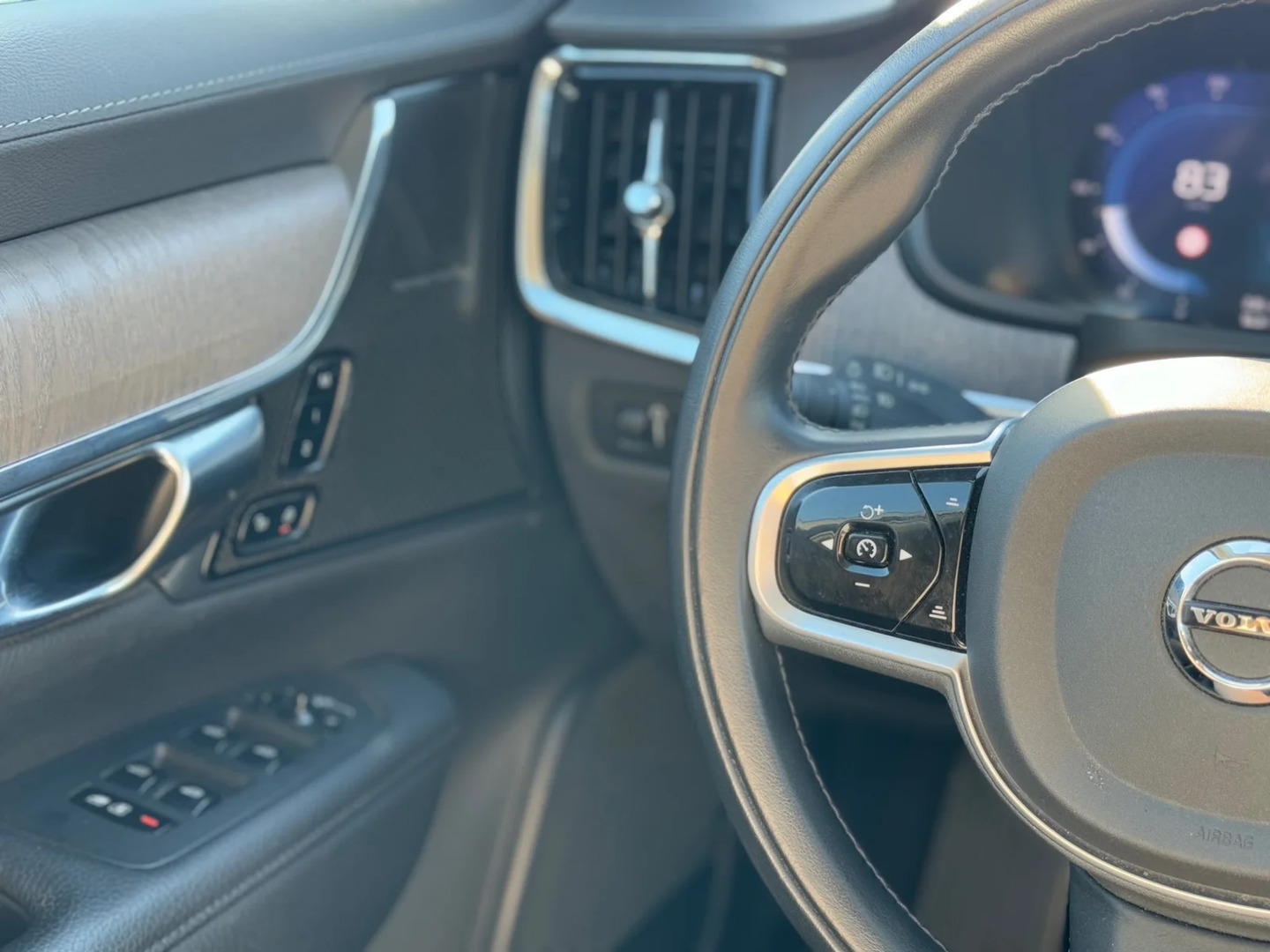 Sort Volvo V90 fra 2021