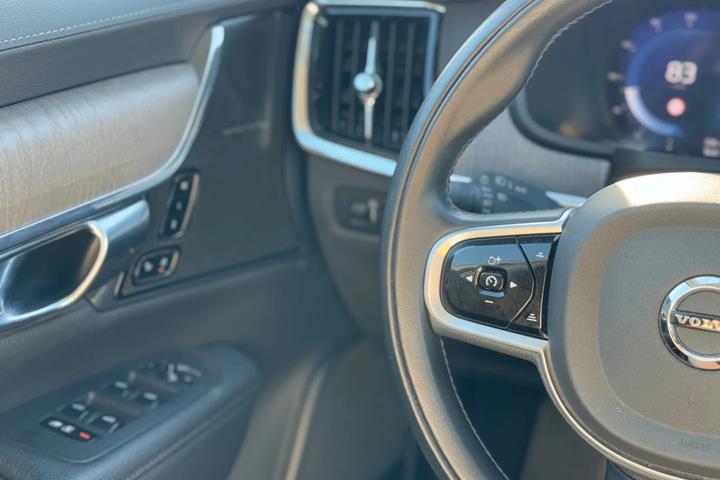 Sort Volvo V90 fra 2021