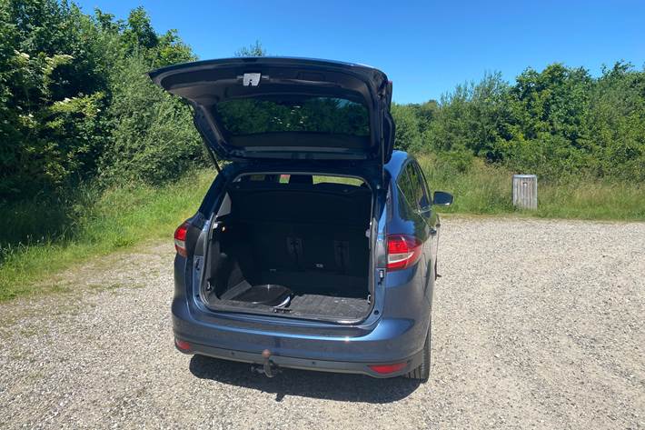 Blå Ford C-MAX fra 2018