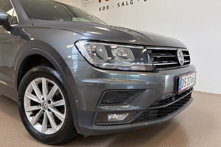 Grå VW Tiguan fra 2018