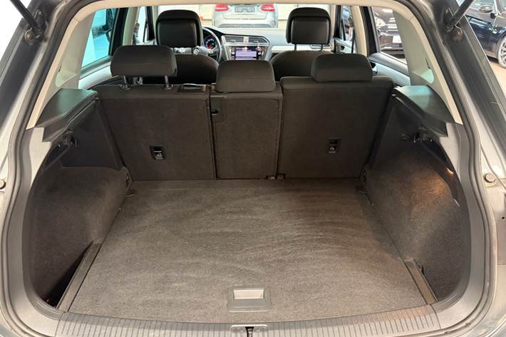 Grå VW Tiguan fra 2018