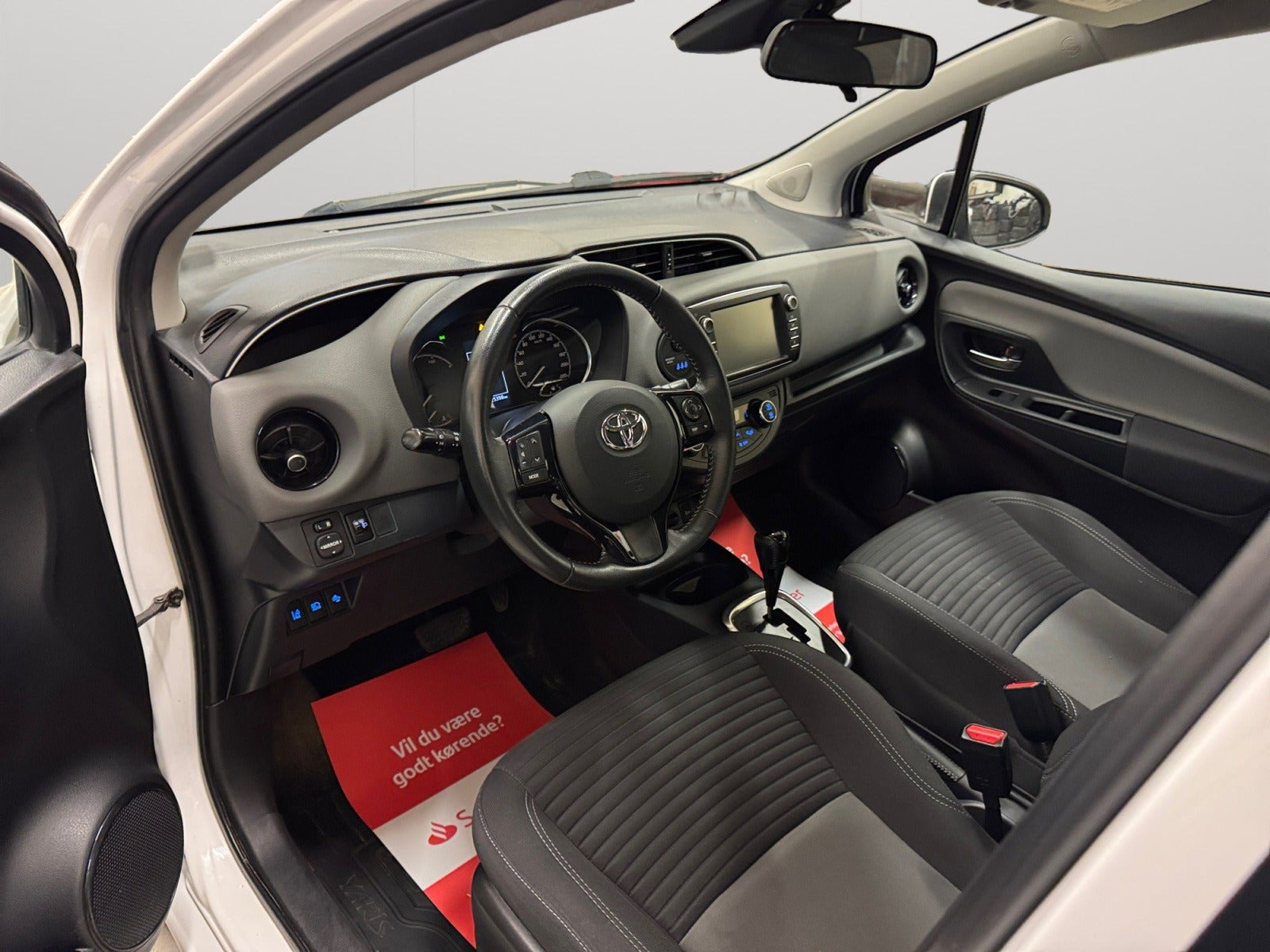 Hvid Toyota Yaris fra 2017