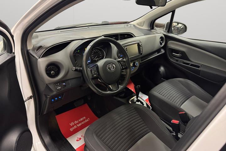Hvid Toyota Yaris fra 2017