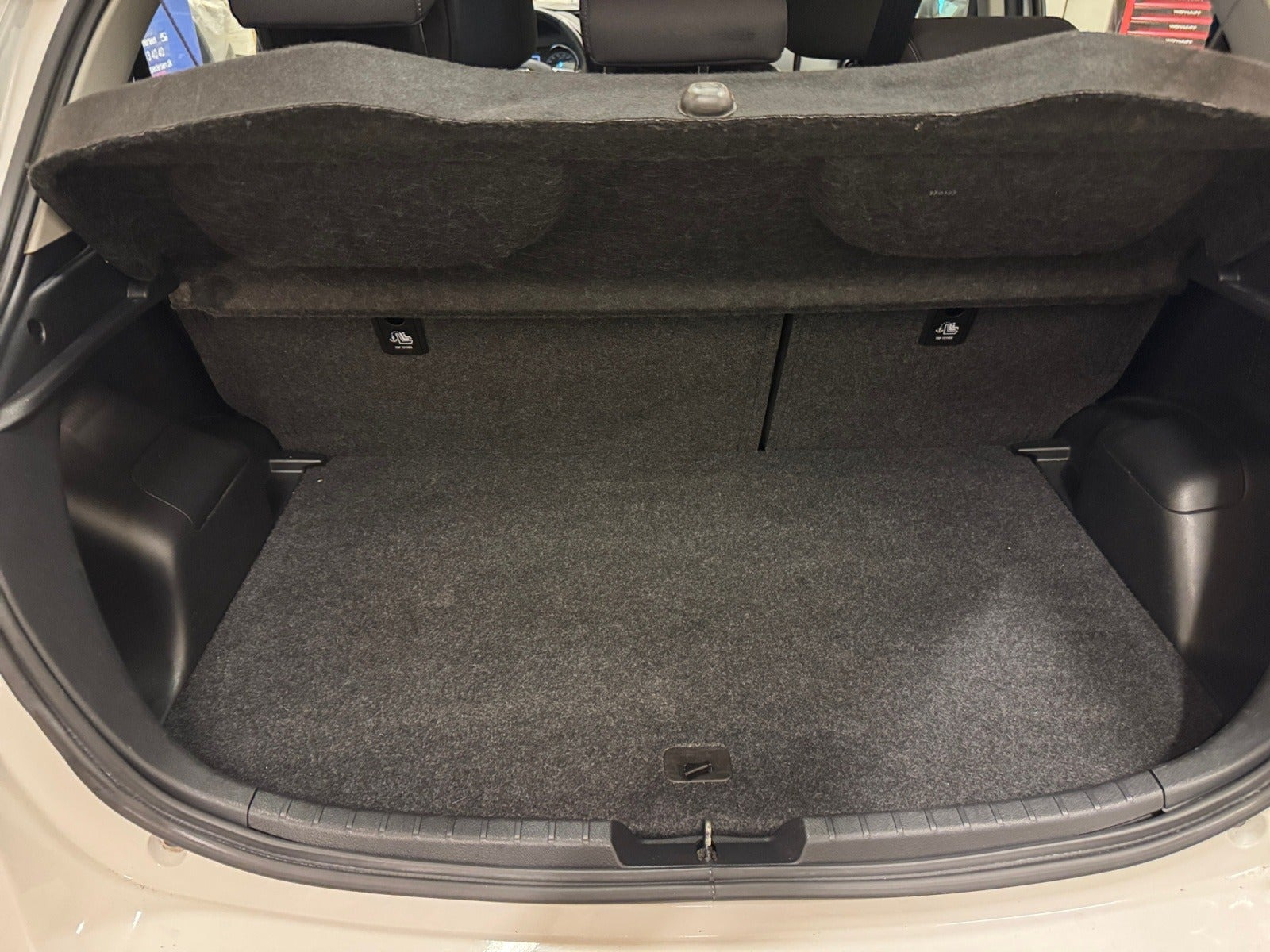 Hvid Toyota Yaris fra 2017