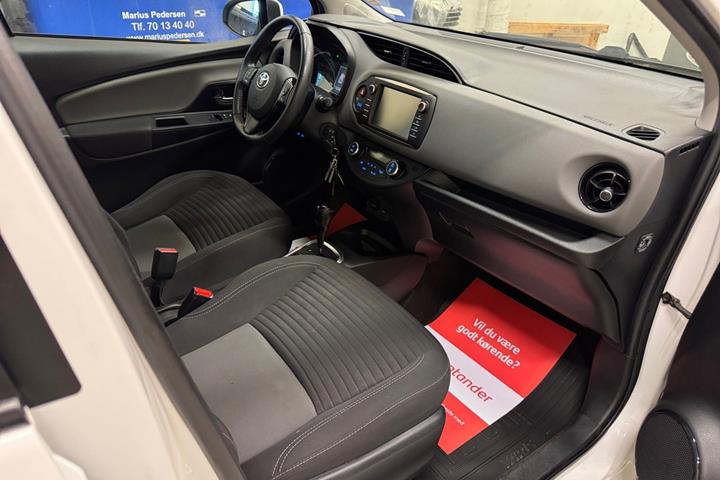 Hvid Toyota Yaris fra 2017