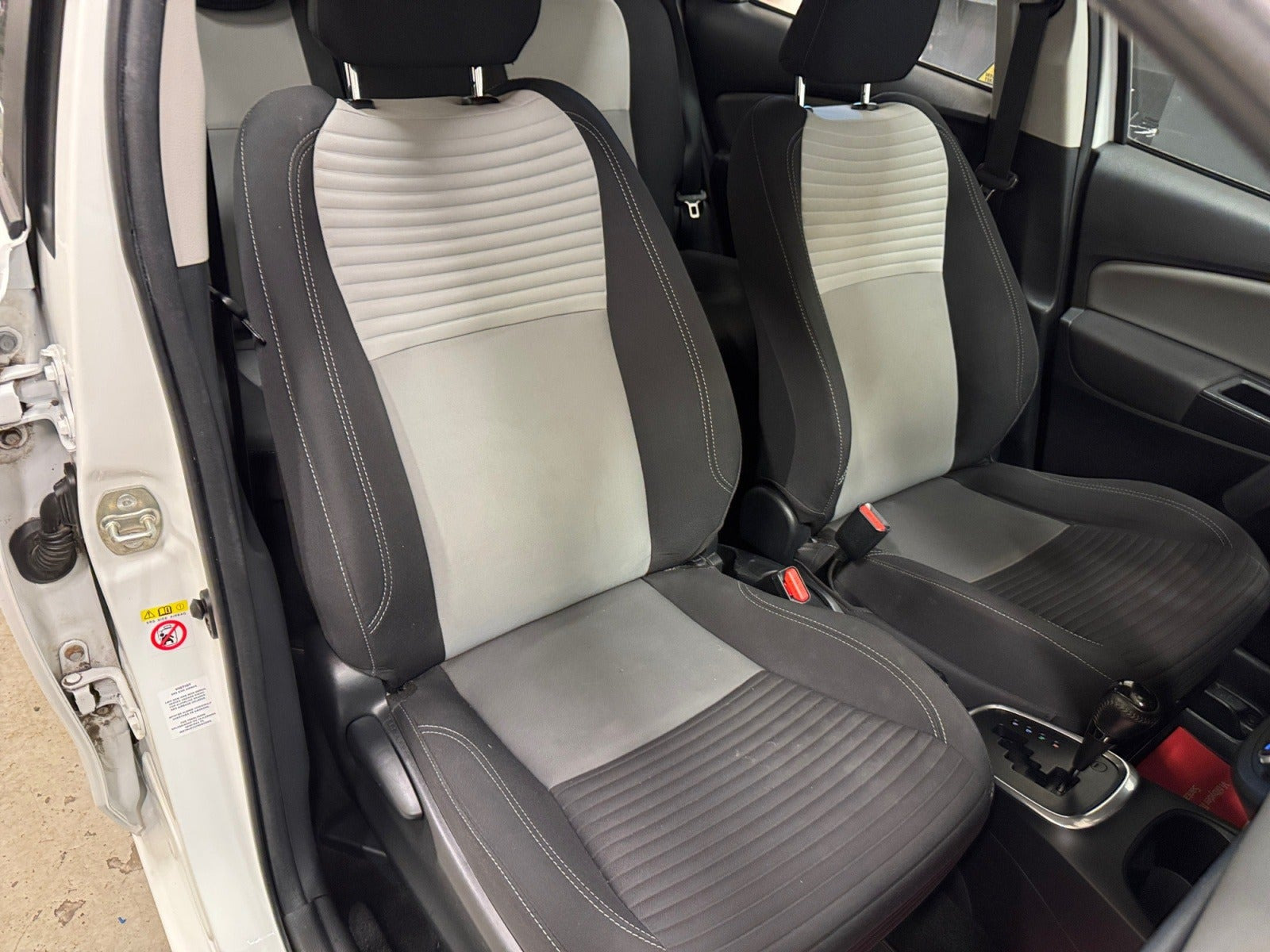 Hvid Toyota Yaris fra 2017