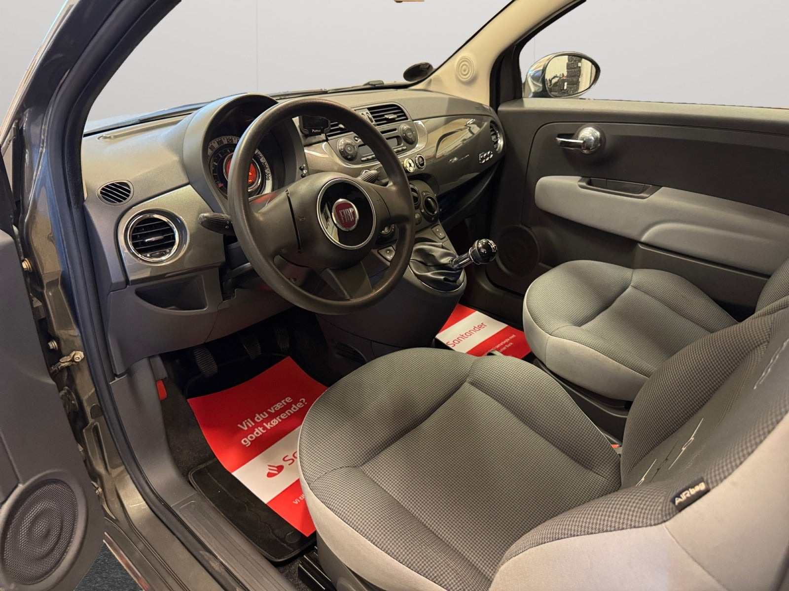 Grå Fiat 500 fra 2008