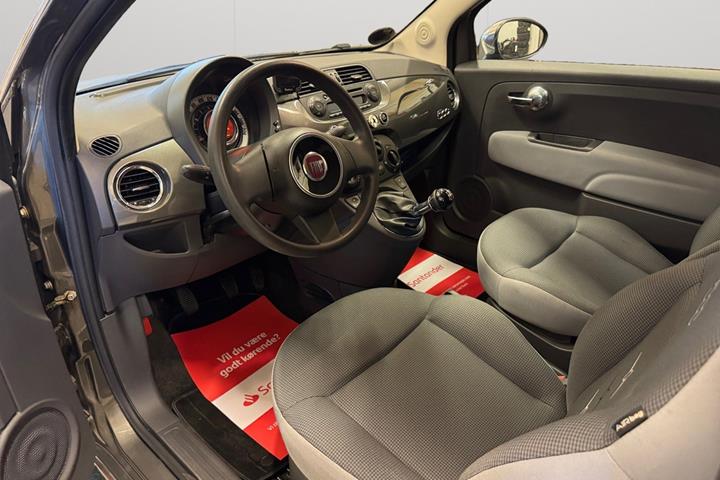 Grå Fiat 500 fra 2008