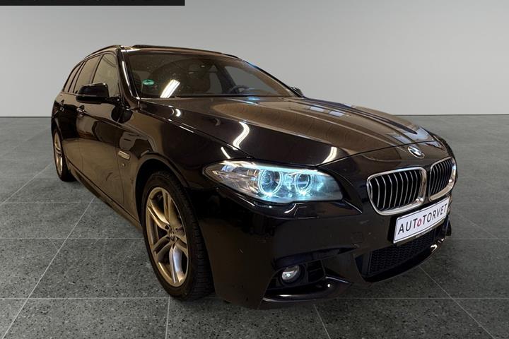 Sort BMW 520d fra 2015