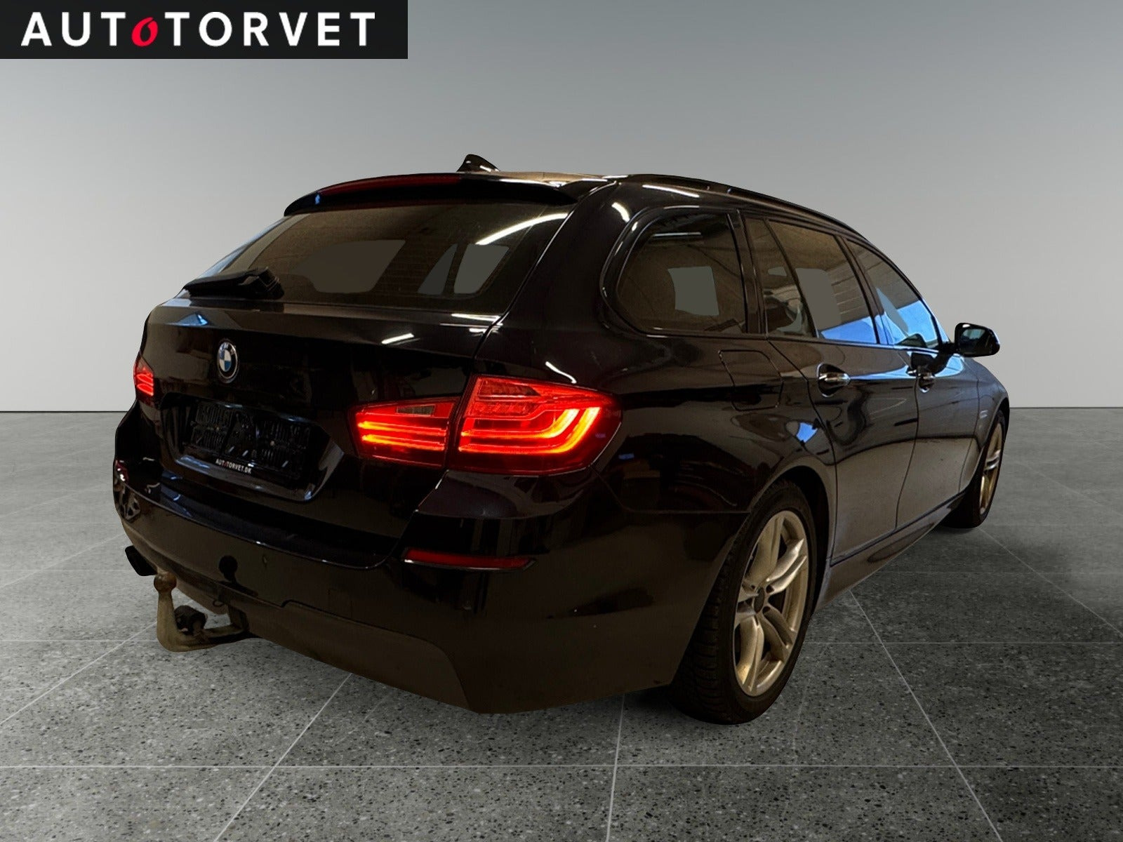 Sort BMW 520d fra 2015