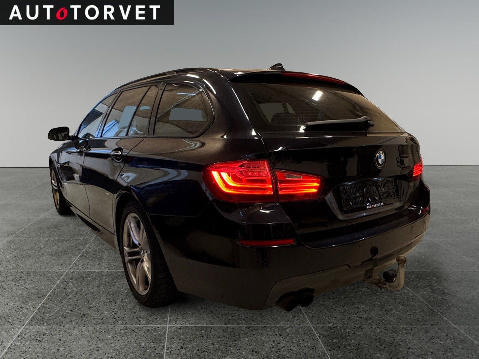 Sort BMW 520d fra 2015