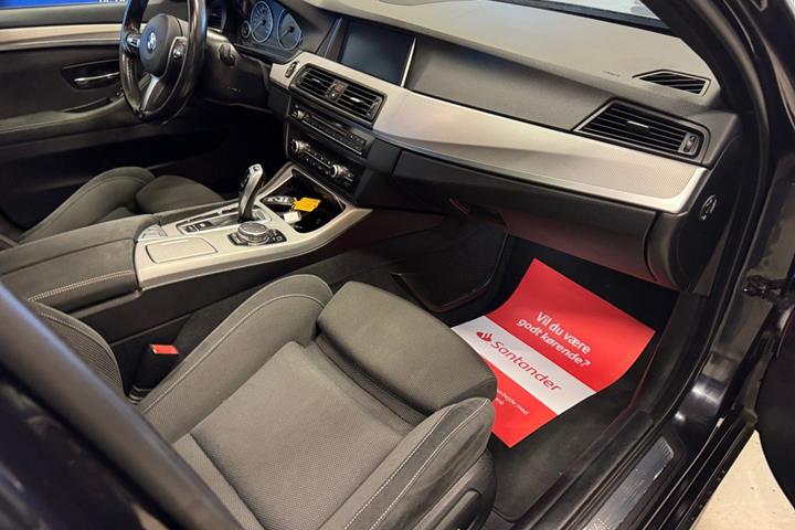 Sort BMW 520d fra 2015