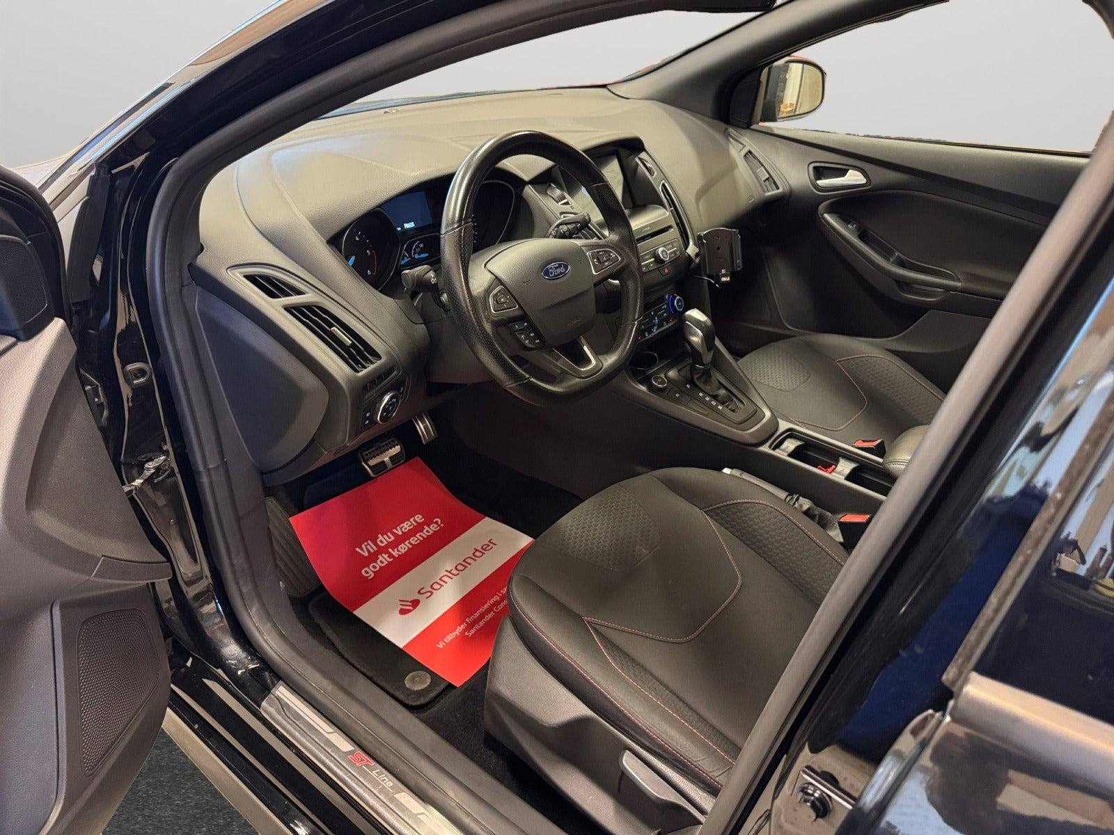 Sort Ford Focus fra 2017