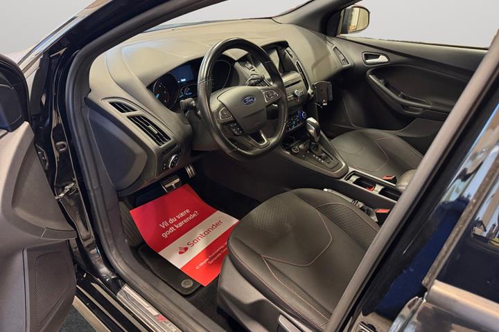 Sort Ford Focus fra 2017