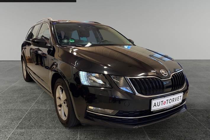 Sort Skoda Octavia fra 2019