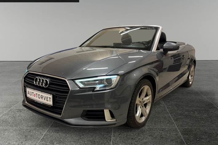 Grå Audi A3 fra 2017 set udefra