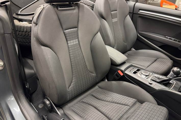 Grå Audi A3 fra 2017