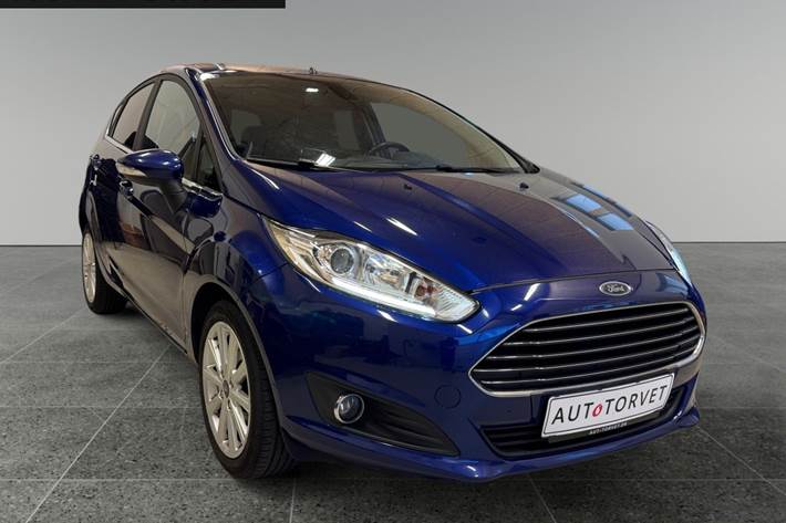 Blå Ford Fiesta fra 2016