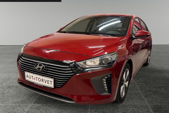 Rød Hyundai Ioniq fra 2019 set udefra