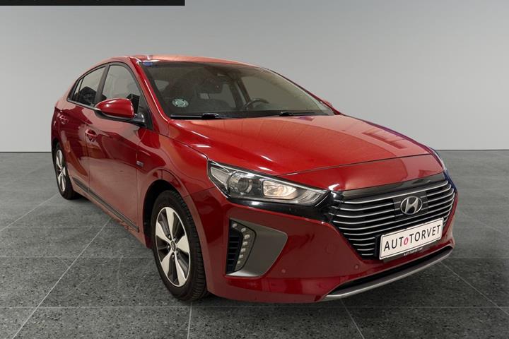Rød Hyundai Ioniq fra 2019