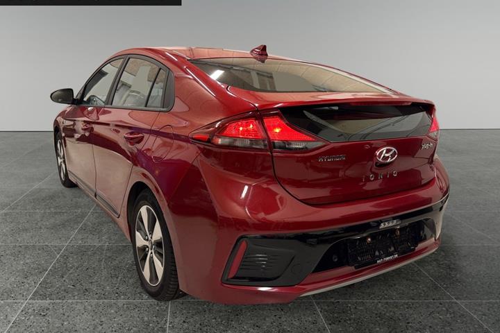 Rød Hyundai Ioniq fra 2019