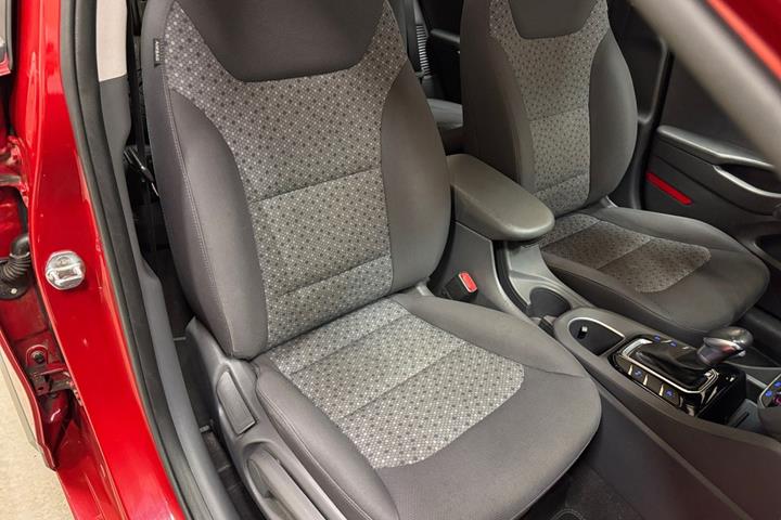 Rød Hyundai Ioniq fra 2019