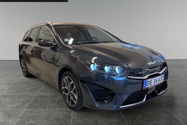 Grå Kia Ceed fra 2022